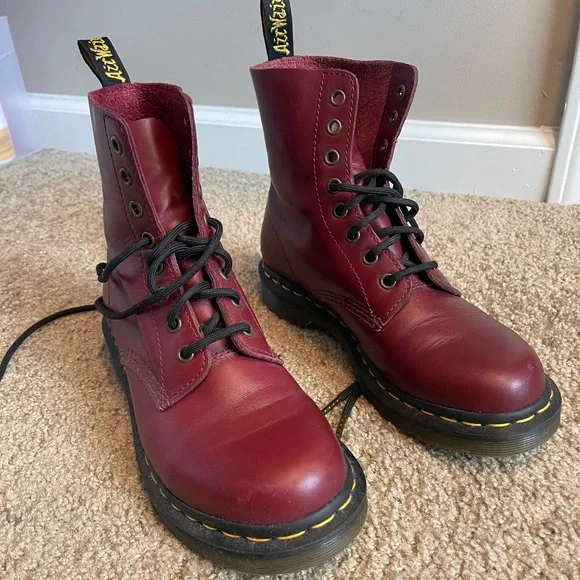 Size 7 Red 1460 Pascal Doc Martens combat boots - Picture 1 of 8